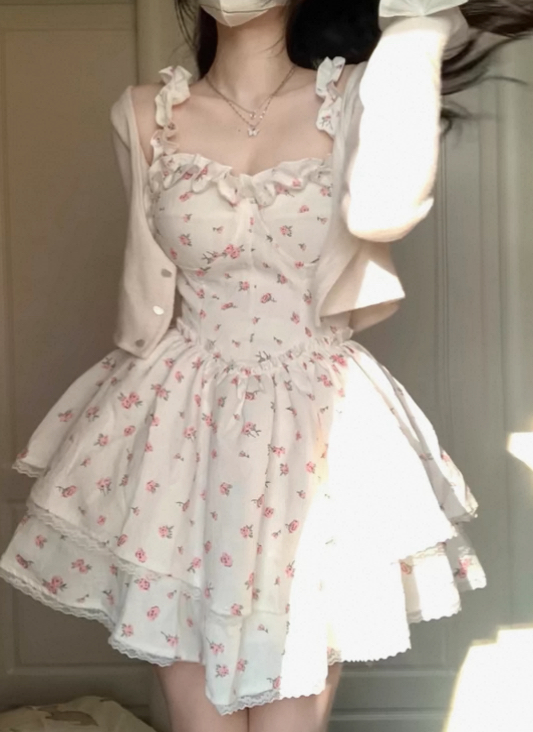 白色碎花吊带连衣裙女夏辣妹性感纯欲风收腰显瘦蓬蓬裙甜辣风裙子